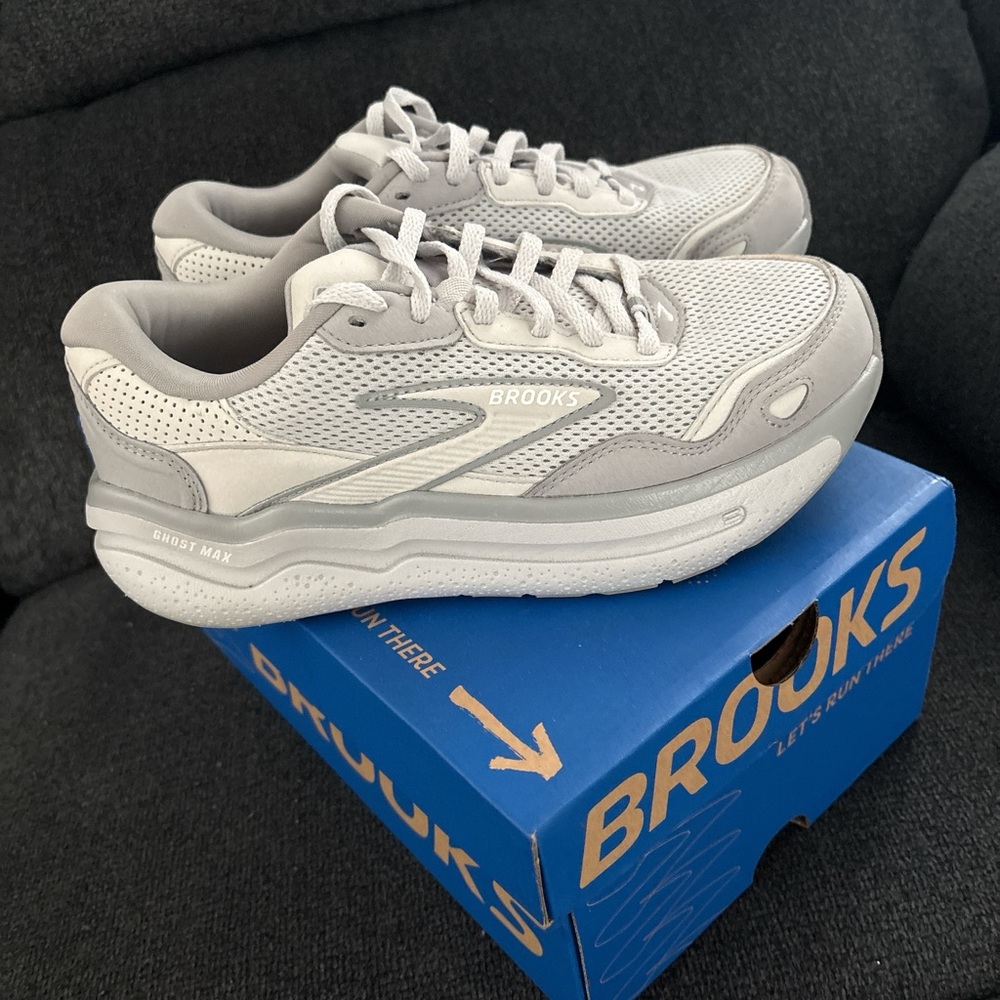 Brooks Light Gray Athletic Shoes